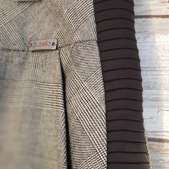 Guzella pencil skirt with side stripe detail Sz 8 - Picture 1 of 9